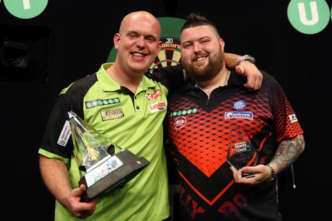 'Michael Smith favoriet voor ticket Premier League Darts, geen Nederlander naast Michael van Gerwen'