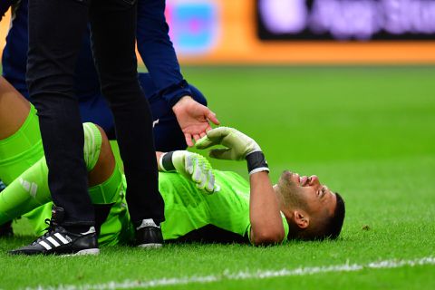 Opmerkelijk: Ajax-keeper Gerónimo Rulli raakt geblesseerd, maar peperdure reservekeeper valt niet in