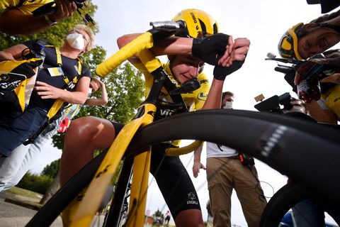 Marianne Vos krijgt sprintkracht van gele trui en wint 6e rit in Tour Femmes
