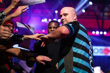 Manager van Rob Cross moet dikke boete betalen na gokken op dartswedstrijden