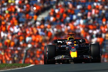 Boem! Max Verstappen voor tweede jaar op rij naar poleposition op GP Zandvoort