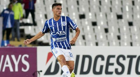 Feyenoord verwelkomt Ezequiel Bullaude: tekent voor 5 jaar in Rotterdam