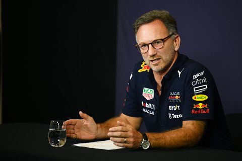Christian Horner draait rollen om: 'Kunnen 6 teams zijn die in 2022 budget cap overschrijden'