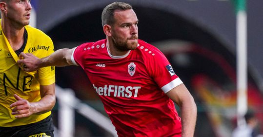 Vincent Janssen mag na 9 minuten al douchen: vlam in de pan na tackle tegenstander