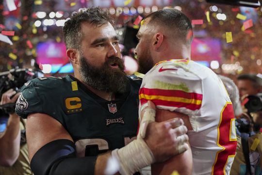 🎥 | Kelce-broers in tranen na Super Bowl: 'F*ck you he, gefeliciteerd'