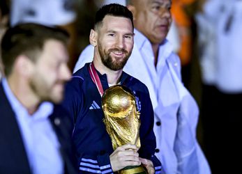 📸 | Boer in Argentinië is Messi en de WK-beker nog niet vergeten: weiland in vorm Messi's hoofd