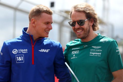 Sebastian Vettel hoopt Mick Schumacher terug te zien in F1: 'Maar er is nog maar 1 plekje...'