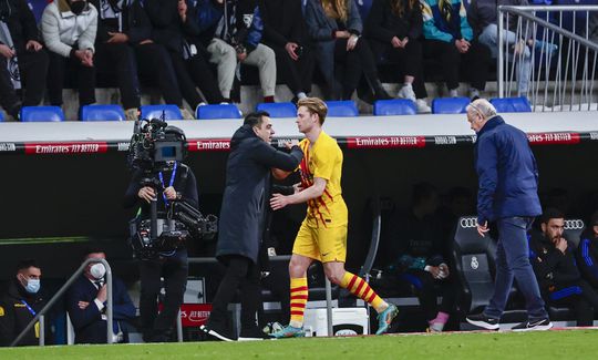 Xavi heeft Frenkie de Jong niet vanaf het begin nodig tegen Eintracht Frankfurt