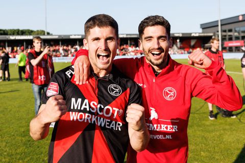 Dit zijn de opstellingen van Almere City en FC Emmen voor de finale van de play-offs