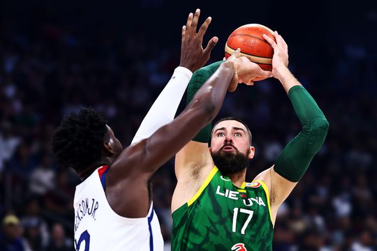 Litouwen verrast op WK basketbal met zege tegen de Verenigde Staten