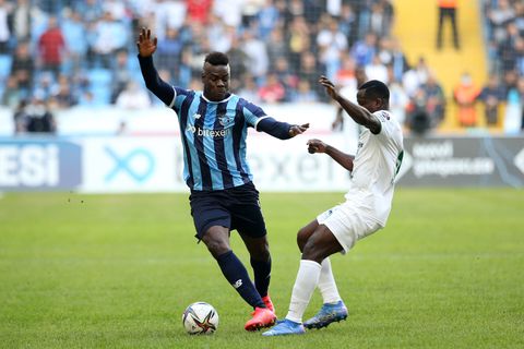 Berlusconi aast met gepromoveerd Monza op Balotelli: 'We kunnen van Monza een topploeg maken'