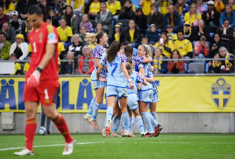 Spaanse voetbalsters winnen na WK-rel diep in blessuretijd van Zweden