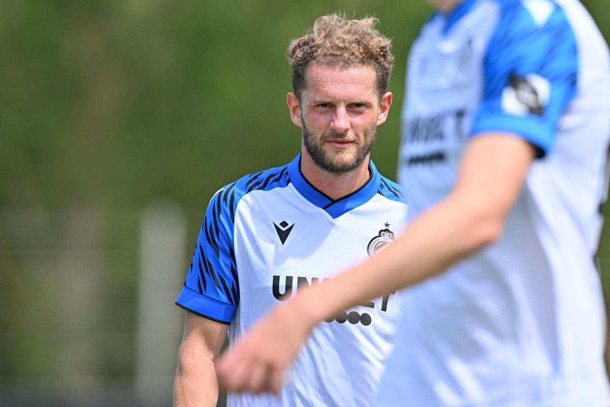 Ex-Ajacied die Club Brugge voor rivaal Anderlecht verruilde onder vuur om rugnummer