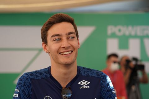 Mercedes-coureur George Russell als enige niet op de vlakte na testdagen: 'Ontevreden over de auto'