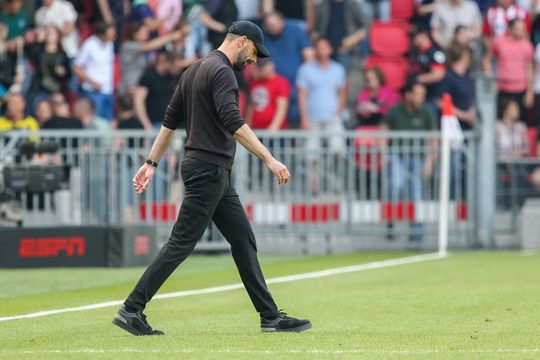 Supporters PSV willen uitleg van Van Nistelrooij: 'Een grote teleurstelling'