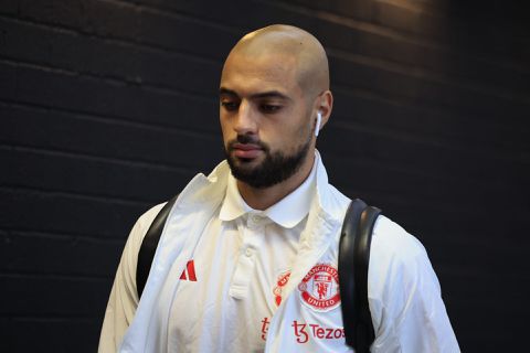 Erik ten Hag laat Sofyan Amrabat debuteren bij Manchester United op wel heel aparte positie