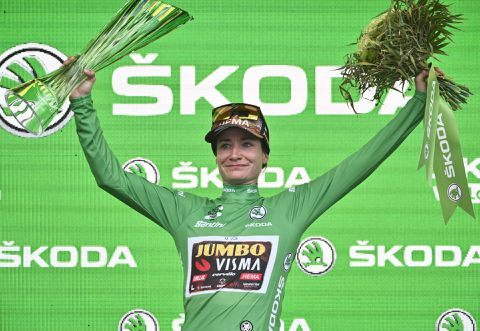 Marianne Vos geniet van winst groene trui in Tour: 'Het was een ontzettend mooie week'