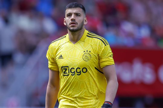 Doelman Gerónimo Rulli blundert ook naast het veld: 'Mist training van Ajax'