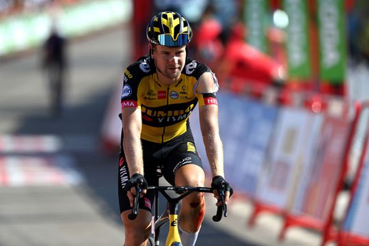 Deze ongevaccineerde wielrenner van Jumbo-Visma mag weer wedstrijden rijden van de ploeg