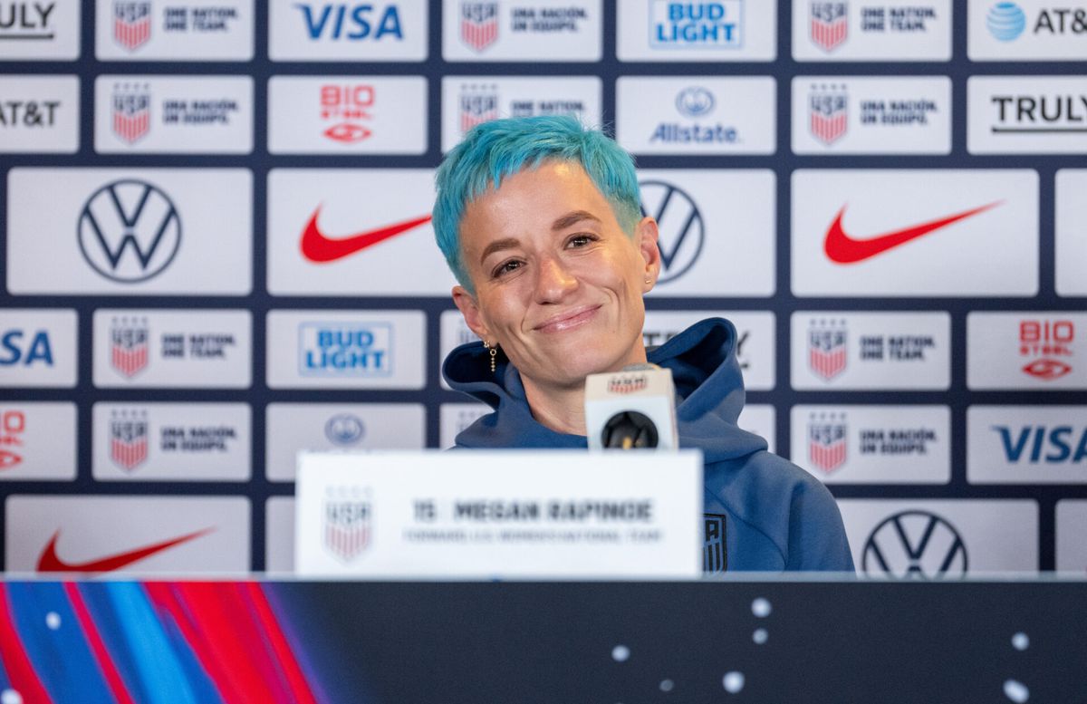 Amerikaanse voetbalster Megan Rapinoe hangt na dit seizoen schoenen aan de wilgen