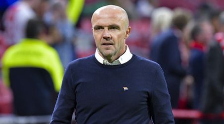 🎥 | Gefrustreerde Alfred Schreuder bijt van zich af op persconferentie: 'Ik ben er klaar mee'