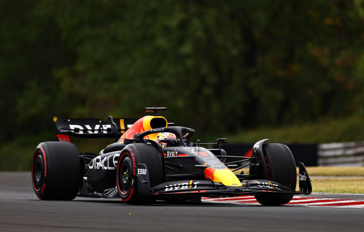 Problemen voor Max Verstappen bij kwalificatie voor GP Hongarije, allereerste pole voor George Russell