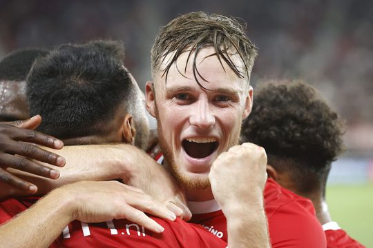 AZ verandert stugge Schotten in stuntelende Schotten met zevenklapper