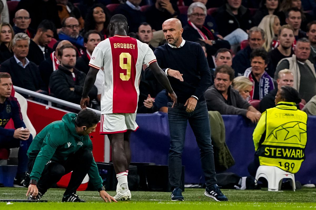 Ajax in bekerduel met FC Den Bosch zonder spits Brobbey, maar mét doelman Rulli