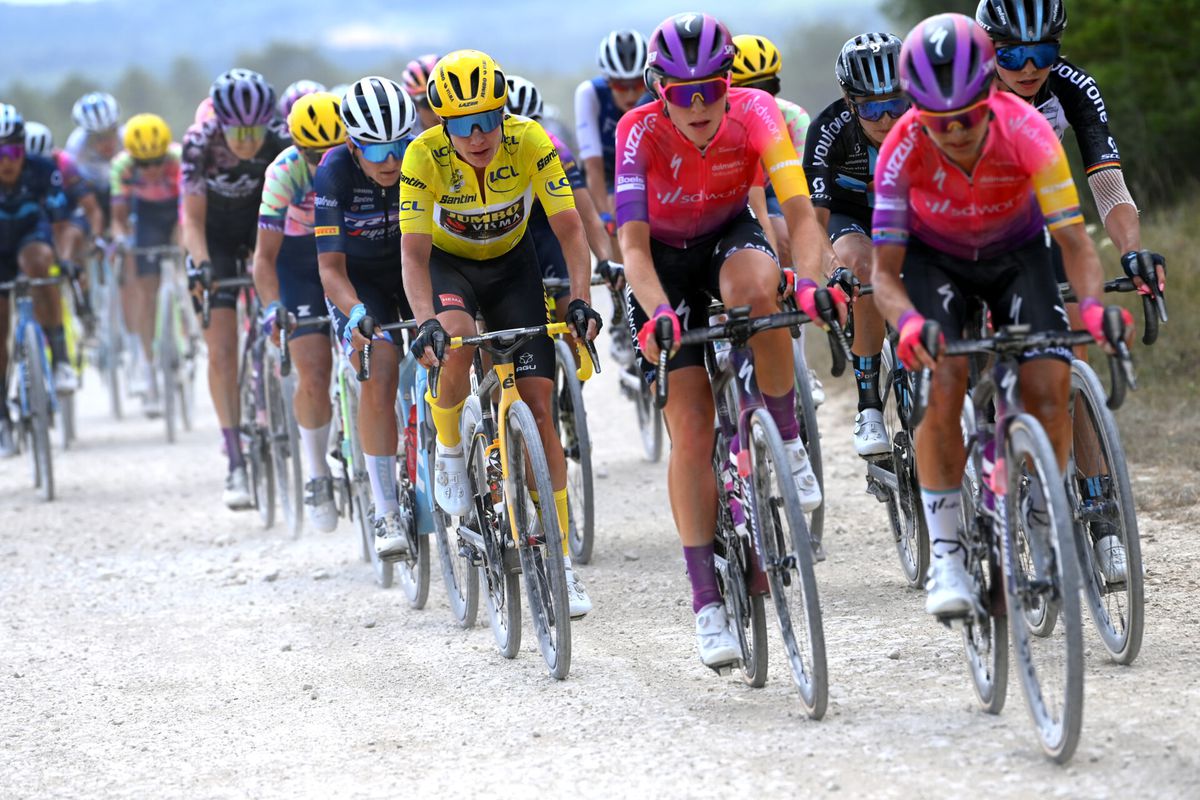 TV-gids: kijk op deze kanalen naar de LANGSTE etappe van de Tour de France Femmes