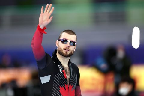 Wat een pech! WK sprint-koploper Laurent Dubreuil mag niet starten op slotdag, Thomas Krol nu topfavoriet