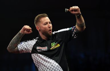 Danny Noppert wint 1e ronde van World Matchplay 2023 ondanks vele missers op dubbels