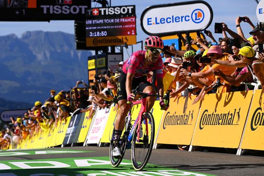🎥​ | Magnus Cort is de beste vroege vluchter in 10e etappe Tour de France
