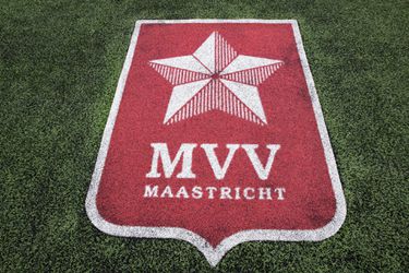 Kunstgras van MVV weer afgekeurd: duel met FC Eindhoven pas in oktober gespeeld