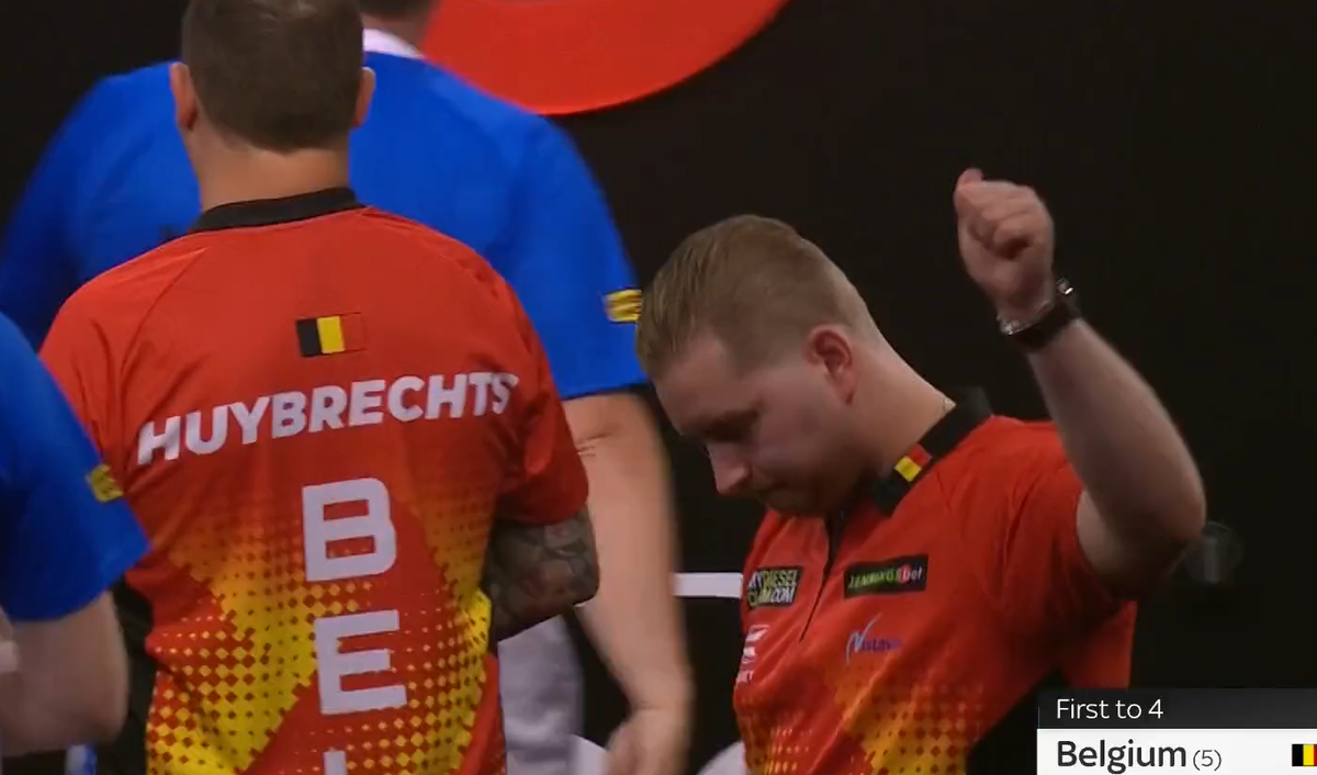 Dit was de 1e dag van de World Cup of Darts: boze Belgen en vol debutanten