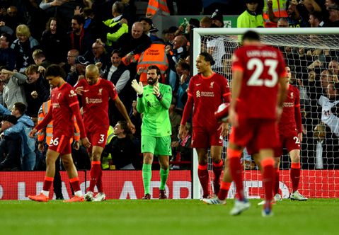 🎥 | Zand in de motor? Liverpool speelt in titelstrijd pijnlijk gelijk tegen Tottenham