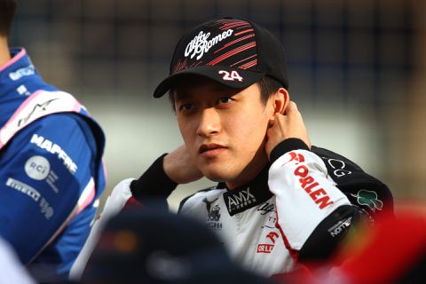 Uitslag GP Bahrein: Haas on fire, eerste punt voor debutant Zhou