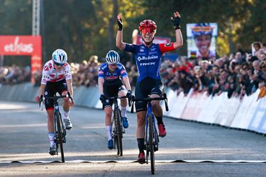 Shirin Van Anrooij tankt vertrouwen door winst in wereldbekercross Beekse Bergen