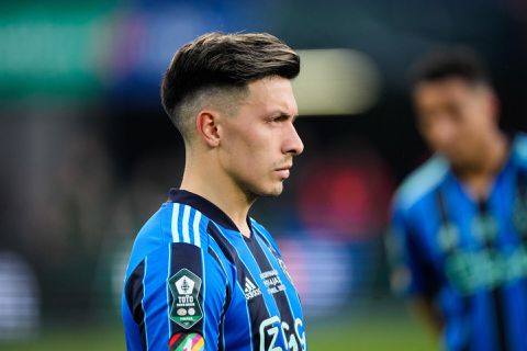 📋 | Ajax deelt scoutingsrapporten van Martínez: 'Geweldige traptechniek en spijkerhard'