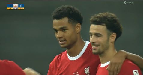 🎥 | Hollands trots in Singapore: Cody Gakpo en Virgil van Dijk bewijzen Liverpool dienst