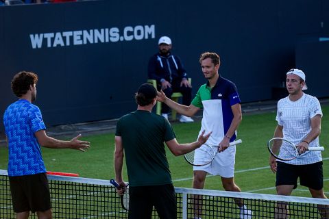 Matwé Middelkoop en Robin Haase verslaan Griekspoor en Medvedev in dubbelspel Rosmalen