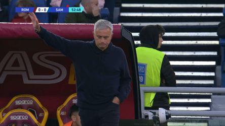 🎥 | José Mourinho kalmeert fans na racistische spreekkoren richting oud-pupil en vriend