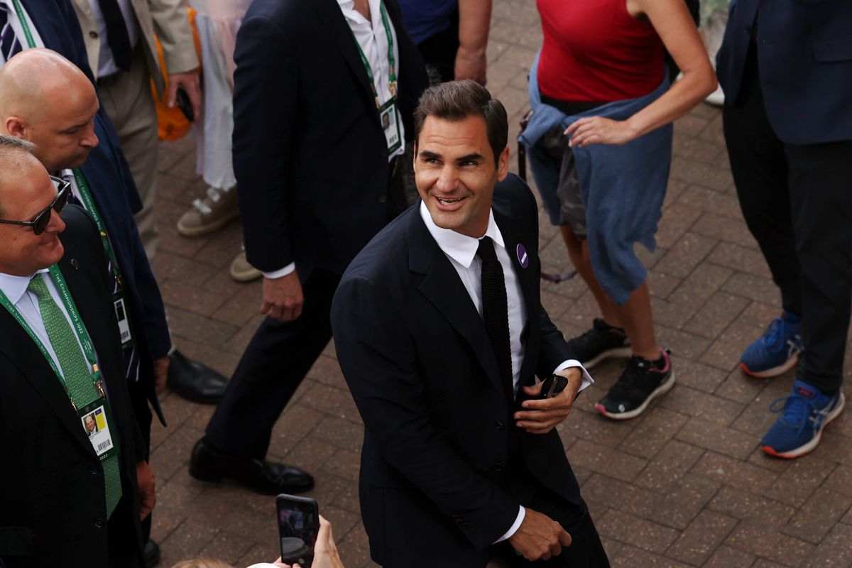 Welcome back Roger! Tennisheld Federer weer terug op Wimbledon (als toeschouwer)