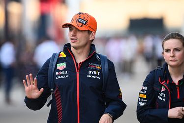 Uitslag VT3: Charles Leclerc noteert snelste tijd, Max Verstappen spaart krachten