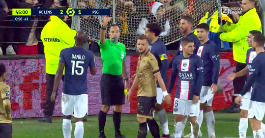 🎥 | Ligue 1-security: voetballers beschermd met gespannen volleybalnet
