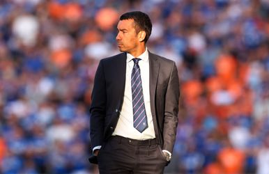 Van Bronckhorst heeft zin in clashes met PSV: 'Zullen 2 duels erg goed moeten zijn'