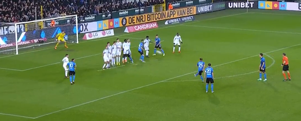 🎥 | Club Brugge-middenvelder Mats Rits zit op vrije trappen schieten: scoort fraaie goal