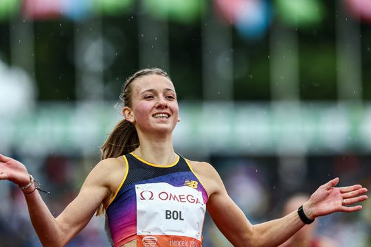🎥​ | Femke Bol laat publiek juichen bij FBK Games in Hengelo: zege op 400 meter horden