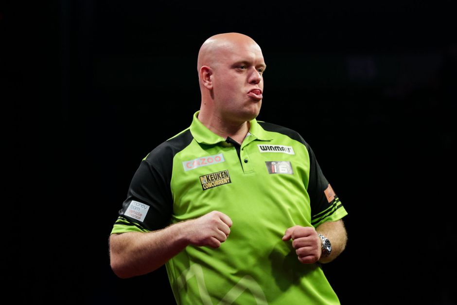 Michael van Gerwen heeft geen enkele moeite met landgenoot Van Duijvenbode in Oostenrijk