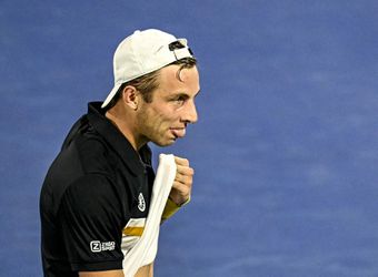 🎥 | Tallon Griekspoor kansloos tegen nummer 1 van de wereld Novak Djokovic in Dubai
