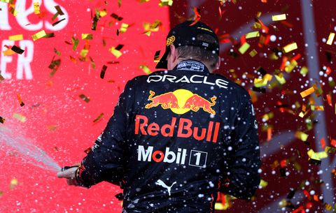 Verstappen is on fire: nog maar 8 coureurs voor zich in all-time overwinningenlijst